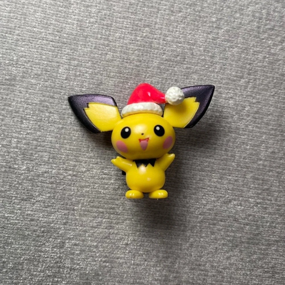 Pokémon Mixed‎ Lot Figures Book Poké Ball Belt Pikachu Eevee Charmander Mewtwo